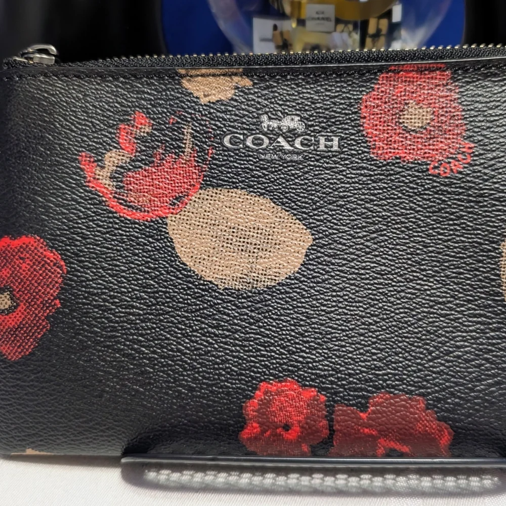 Coach Black Leather Poppy Wristlet with Dust Bag - NEW🔥